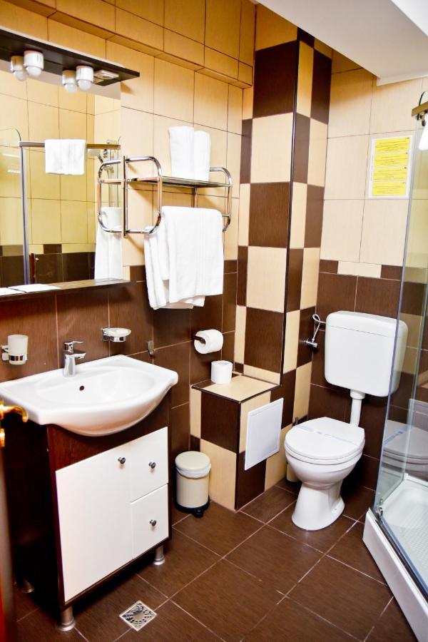 Delta Est Hotel & Restaurant Суліна Екстер'єр фото
