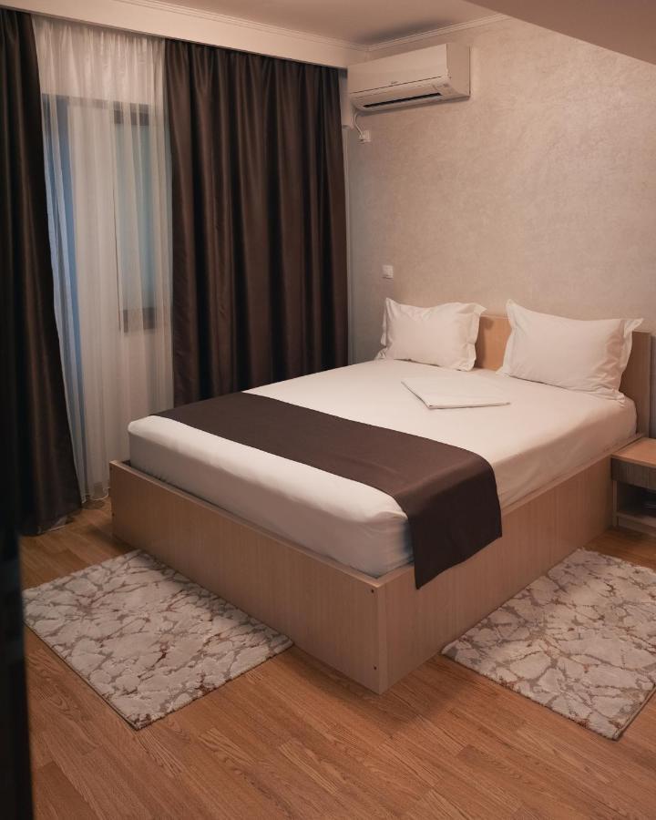 Delta Est Hotel & Restaurant Суліна Екстер'єр фото