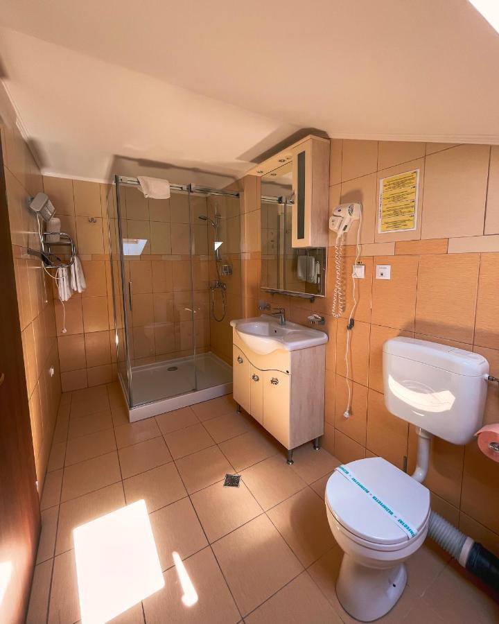 Delta Est Hotel & Restaurant Суліна Екстер'єр фото