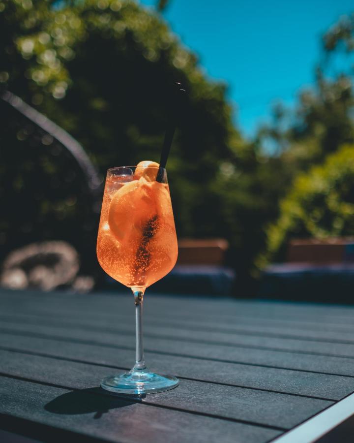 Delta Est Hotel & Restaurant Суліна Екстер'єр фото